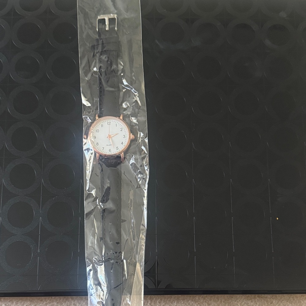 Elegant Black and Rose Gold Women's Watch